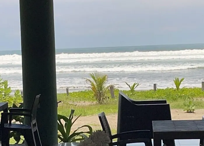 Sambo Mambo Beach Hotel